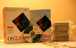 OS/2 Warp 同時有安裝磁碟片與安裝光碟片兩種配置