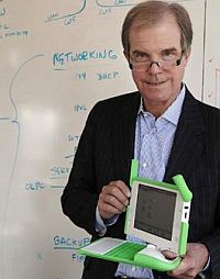 Nicholas Negroponte 即將空投 OLPC